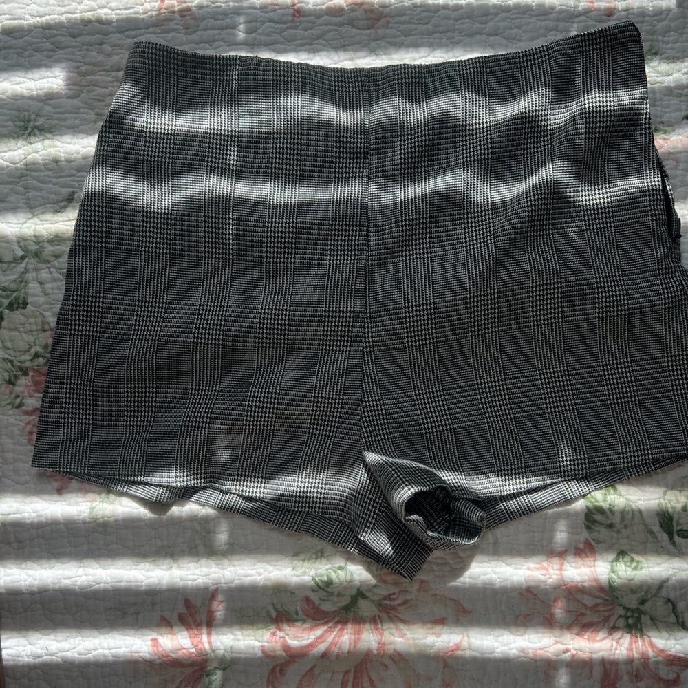 Checkered pattern shorts